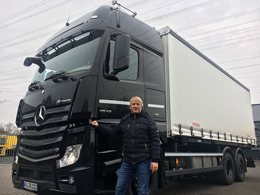 Fahrschultrucks.de - Ihr starker Partner für Miete - Leasing - Kauf von Fahrschulnutzfahrzeugen.