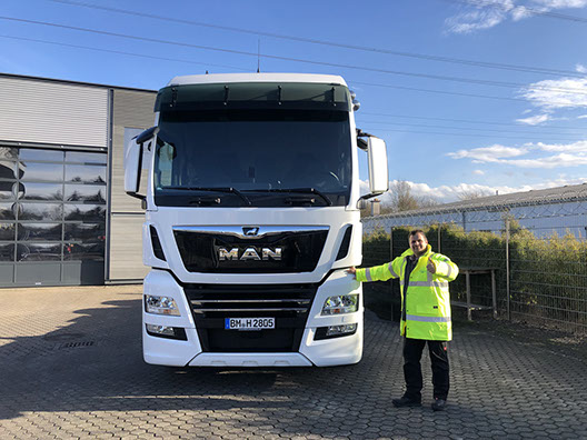 Fahrschultrucks.de - Ihr starker Partner für Miete - Leasing - Kauf von Fahrschulnutzfahrzeugen.