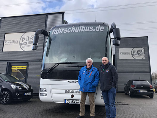 Fahrschultrucks.de - Ihr starker Partner für Miete - Leasing - Kauf von Fahrschulnutzfahrzeugen.